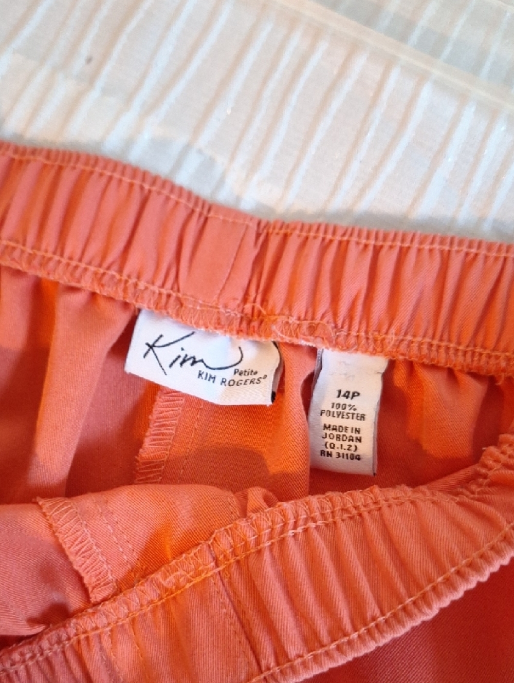 Kim Rogers Coral Capri Pants - Picture 3 of 4